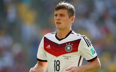 第一电竞热评-J罗豪宅内部曝光