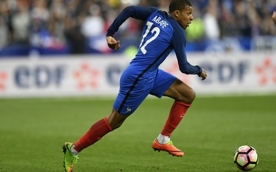 第一电竞动态-于帕梅卡诺还能否坚持